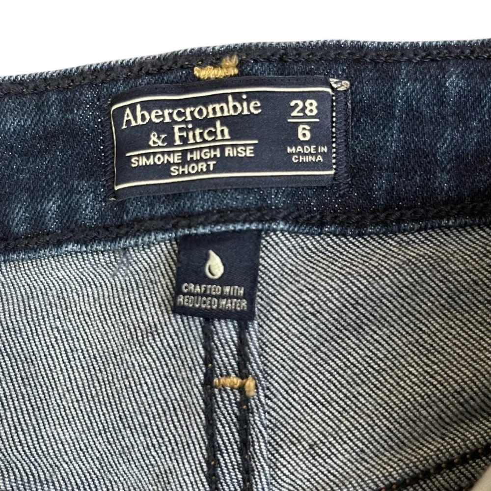 Abercrombie & Fitch Simone High‎ Rise Jean Shorts Dark Blue 28/6 NWT Distressed - Picture 6 of 7